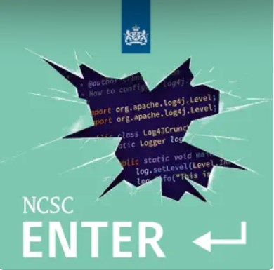 Afbeelding podcast Enter. Groene achtergrond met met hack codes