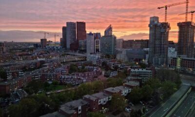 Skyline Den Haag bij avond